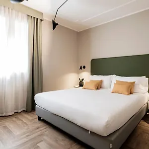 Lory Hotel