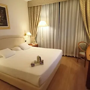 Western Globus Hotel